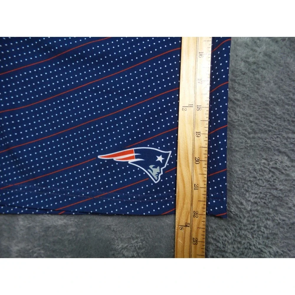 New England Patriots Shorts Mens Size 38 Blue Striped NFL Team Apparel Stretch